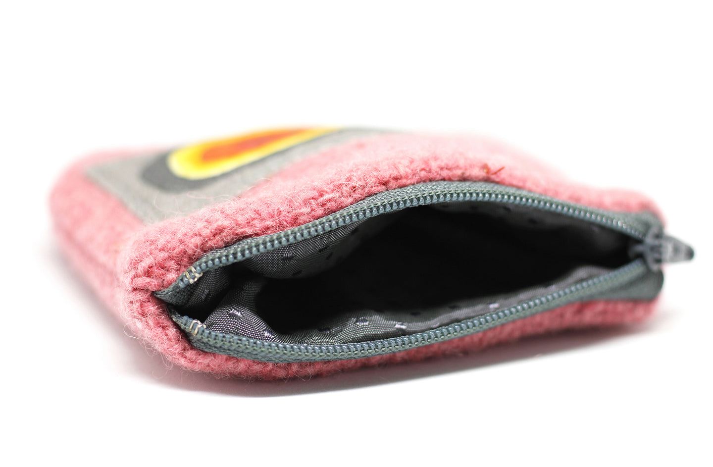 UpCYCLED BAnIN WoOL PuRSES